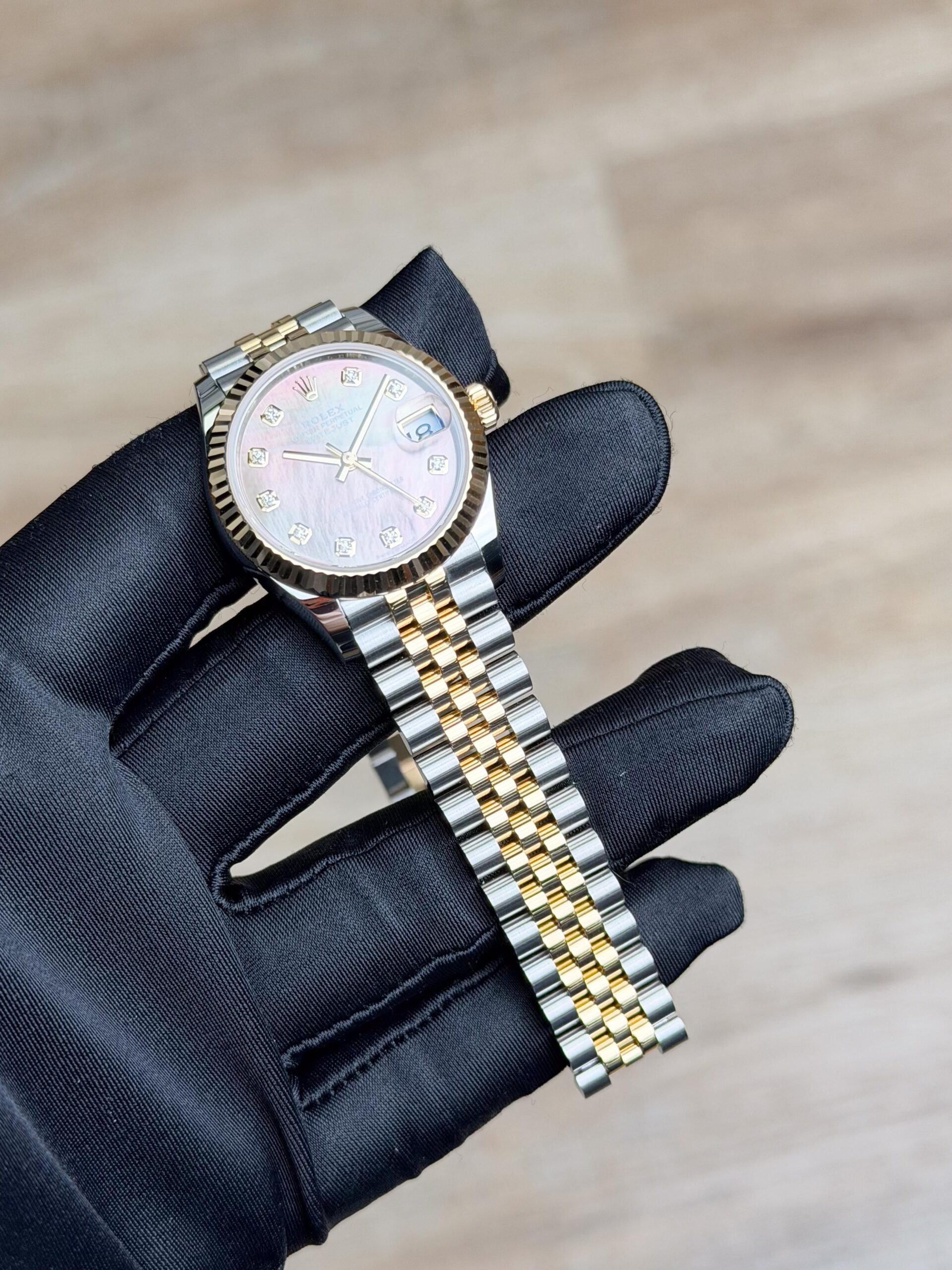 Rolex Datejust 31 Tahitian MOP Pearl Diamond Fluted Jubilee 2026 Unworn 278273