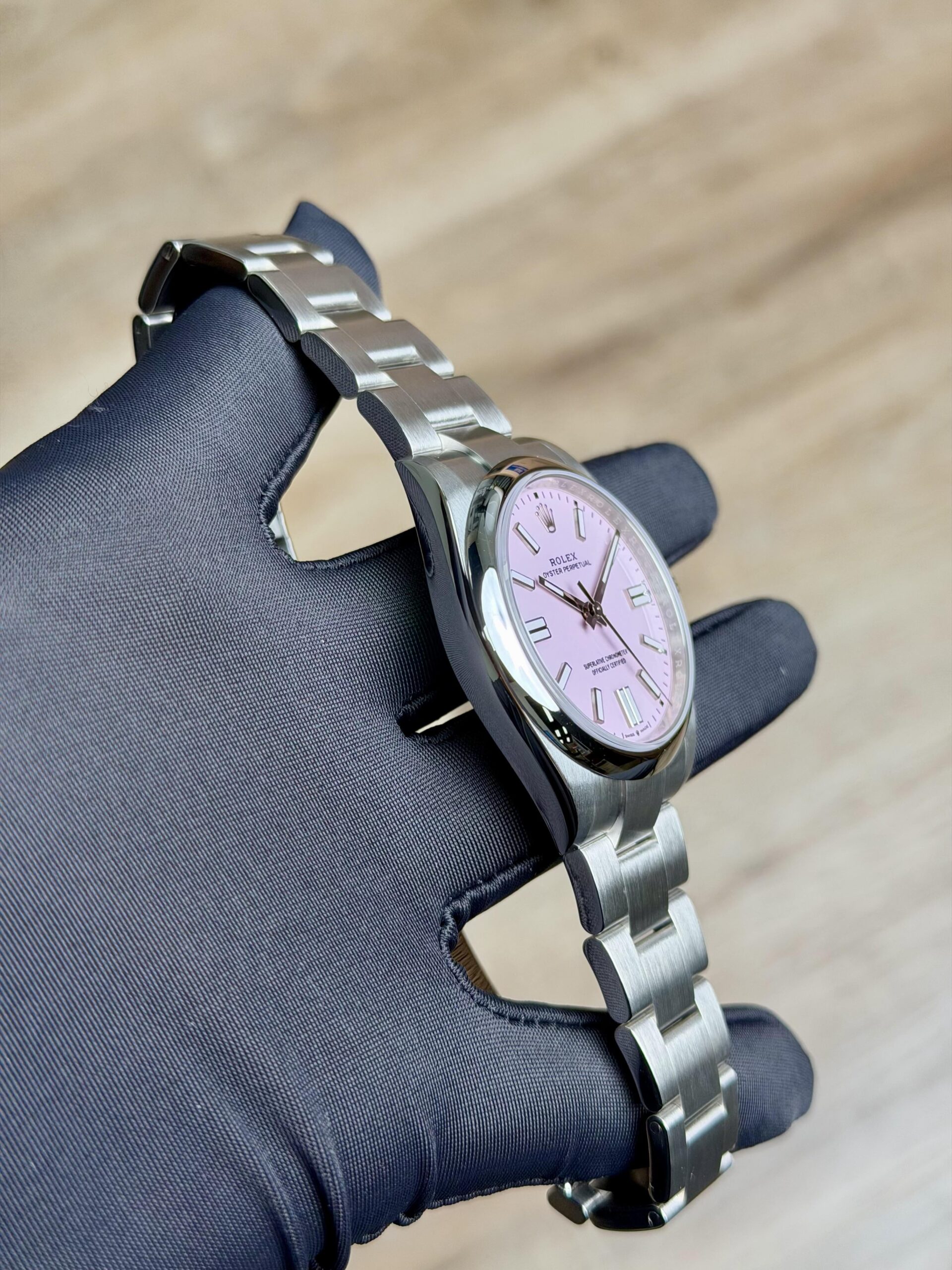 Rolex Oyster Perpetual 41 Candy Pink Index Smooth Oyster 2026 Unworn 134300