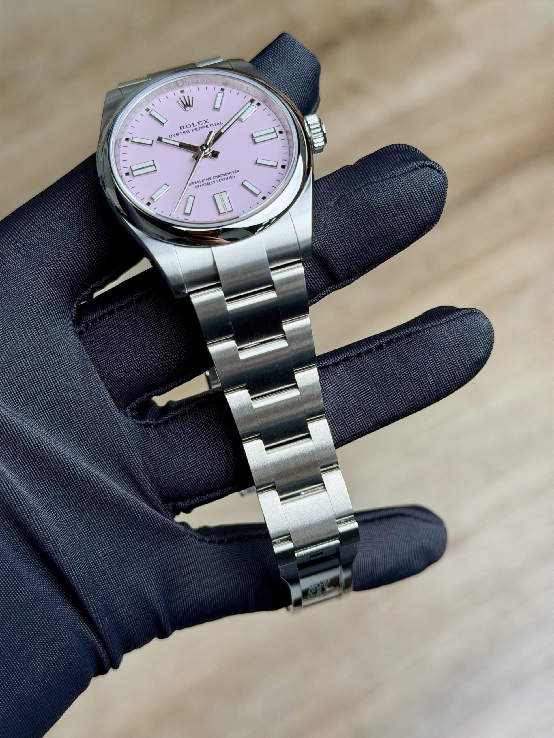 Rolex Oyster Perpetual 41 Candy Pink Index Smooth Oyster 2026 Unworn 134300