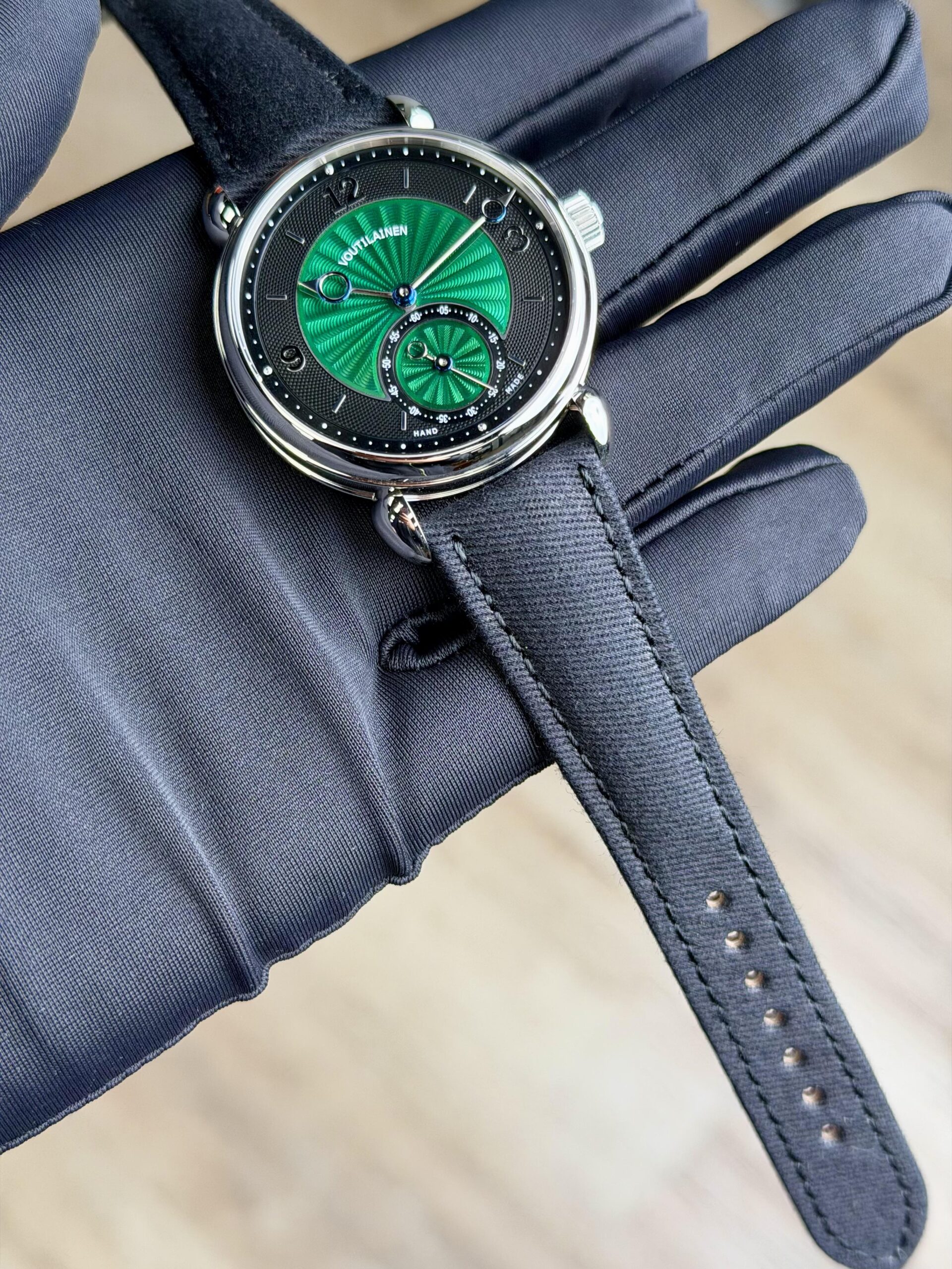 Voutilainen Green/Black Enamel Smooth Platinum Unworn 2026 Vingt-8
