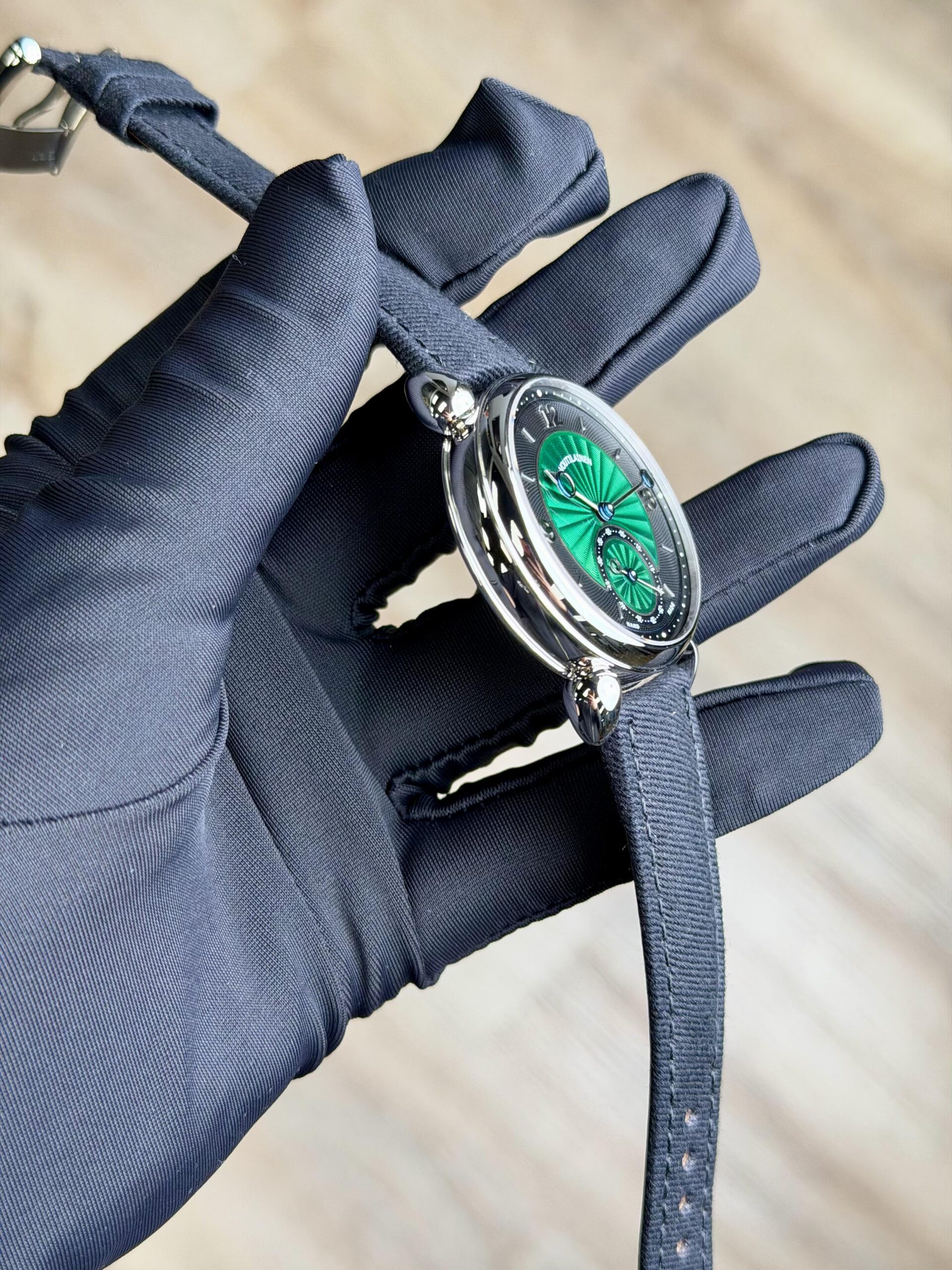 Voutilainen Green/Black Enamel Smooth Platinum Unworn 2026 Vingt-8