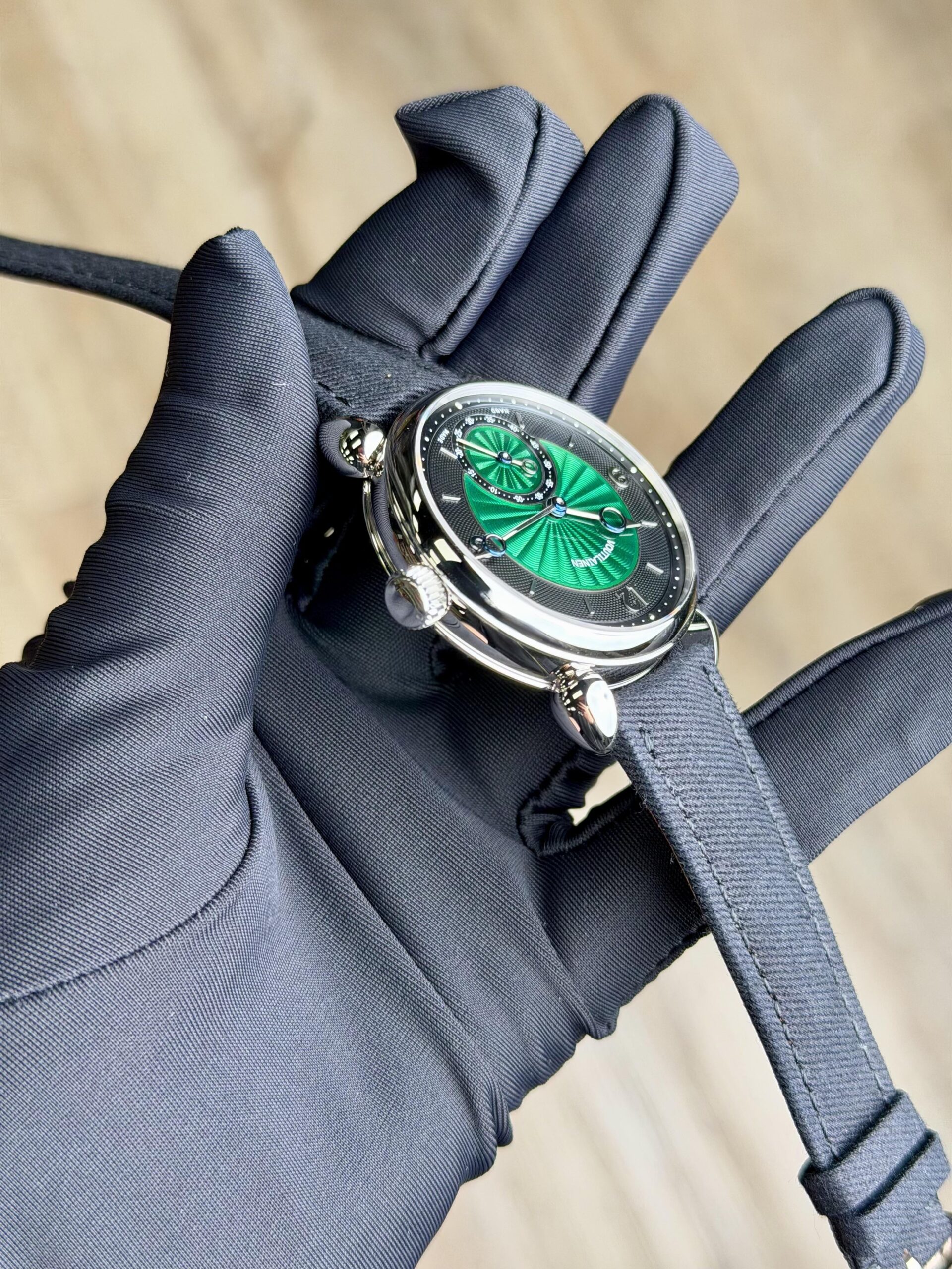 Voutilainen Green/Black Enamel Smooth Platinum Unworn 2026 Vingt-8