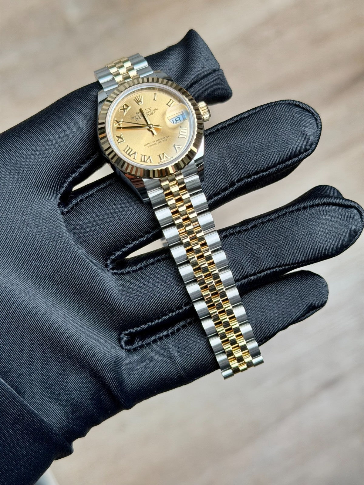 Rolex Datejust 28 Champagne Roman Fluted Jubilee 2026 Unworn 279173