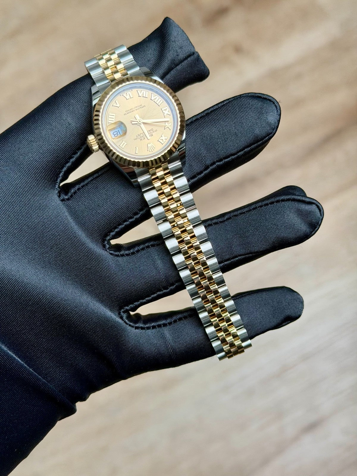 Rolex Datejust 28 Champagne Roman Fluted Jubilee 2026 Unworn 279173