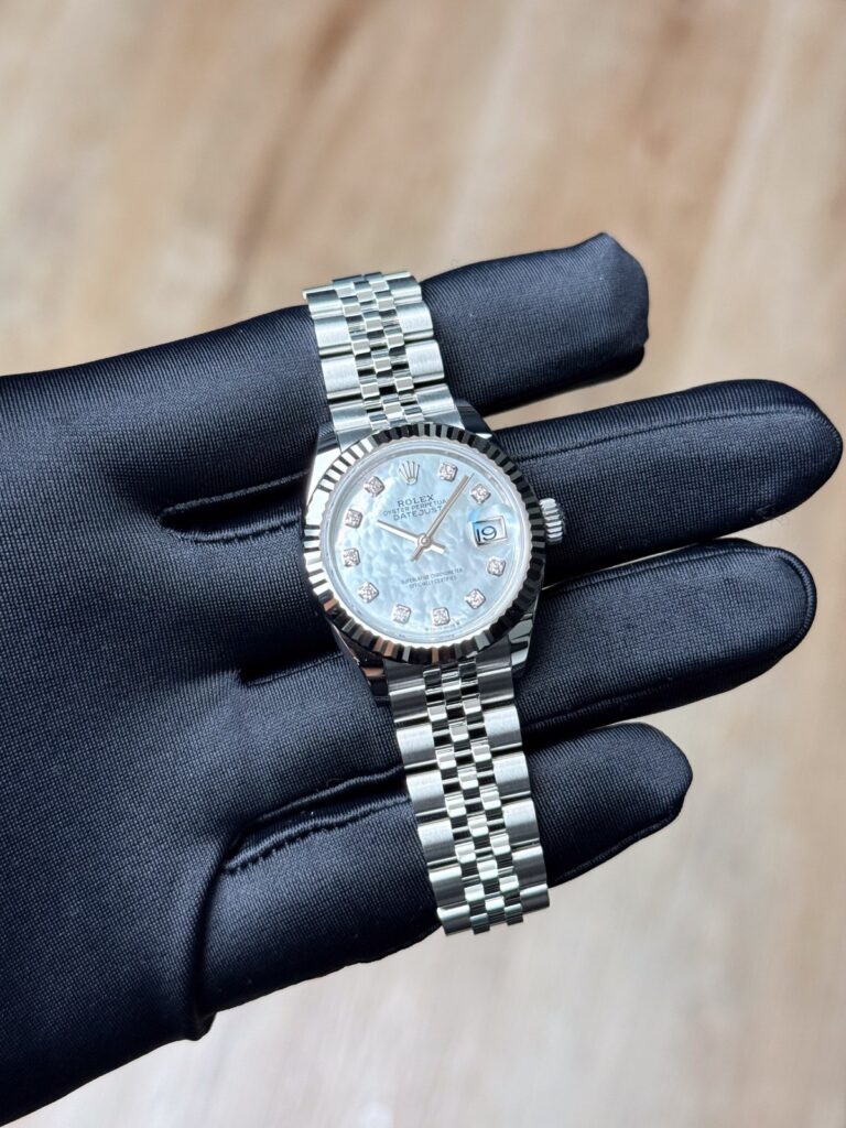 Rolex Datejust 28 MOP Pearl Diamond Fluted Jubilee 2026 Unworn 279174