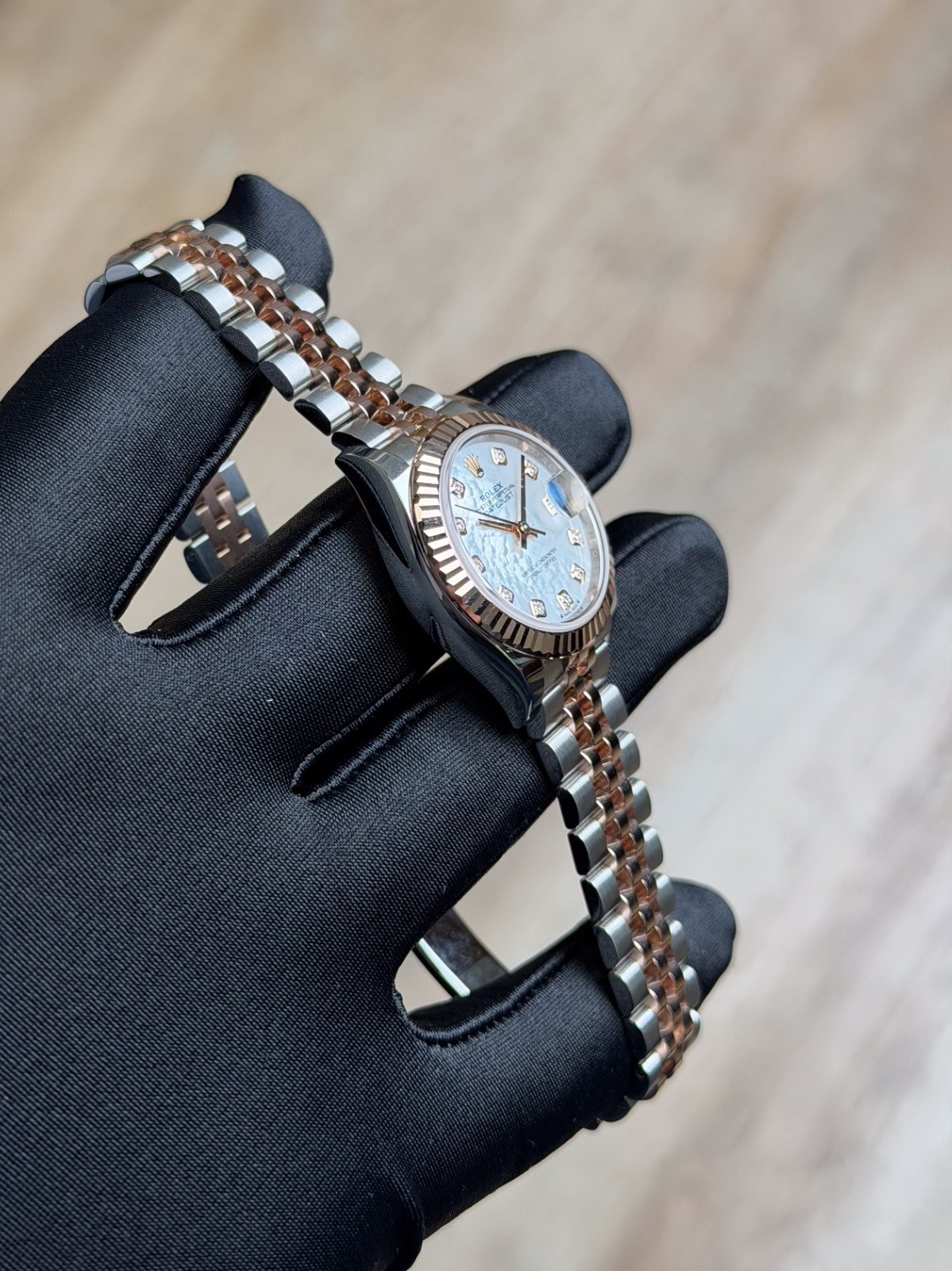 Rolex Datejust 28 MOP Pearl Diamond Fluted Jubilee 2026 Unworn 279171