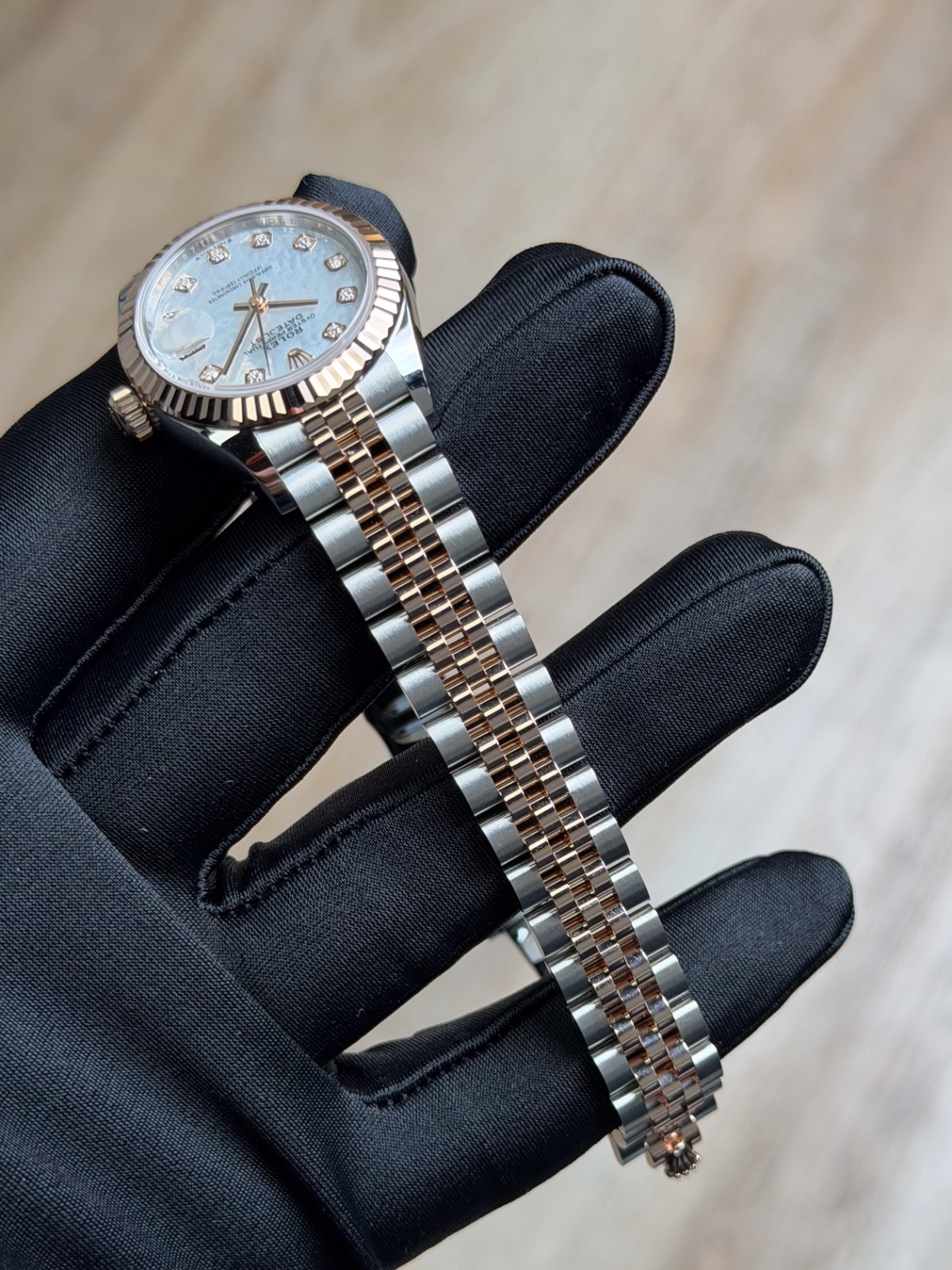 Rolex Datejust 28 MOP Pearl Diamond Fluted Jubilee Preowned 2017 279171