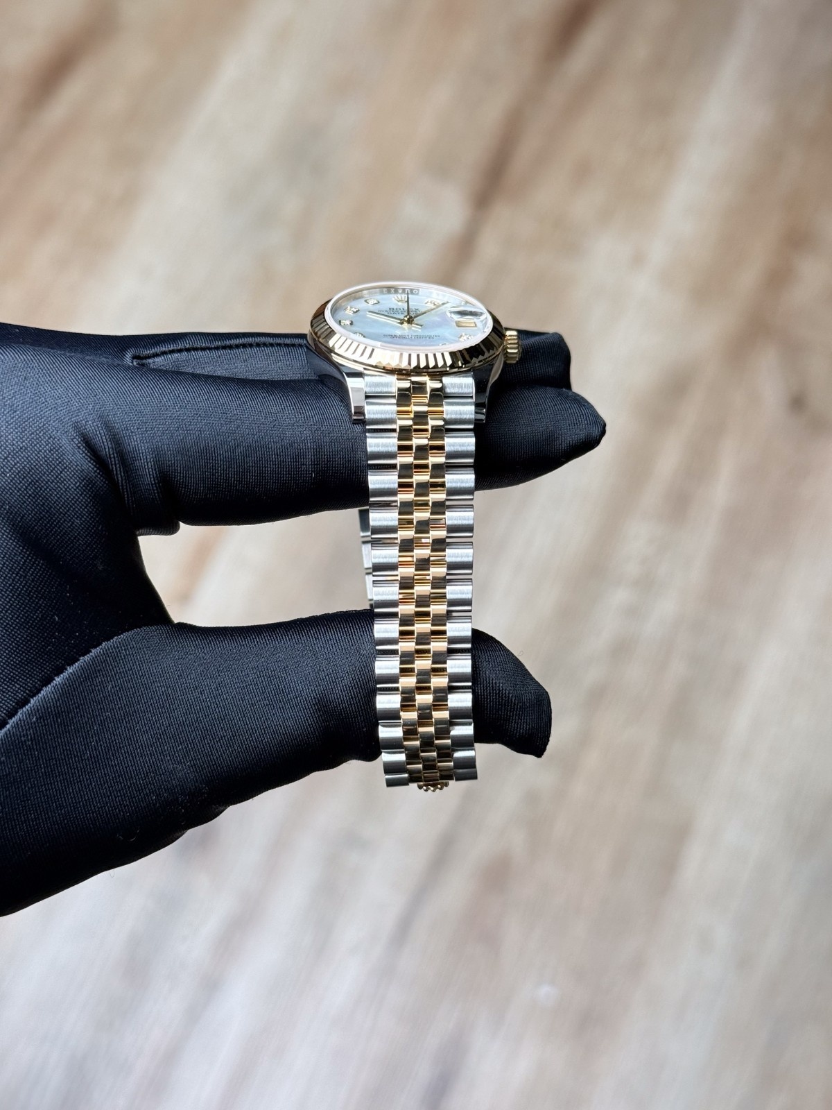 Rolex Datejust 31 MOP Pearl Diamond Fluted Jubilee 2026 Unworn 278273