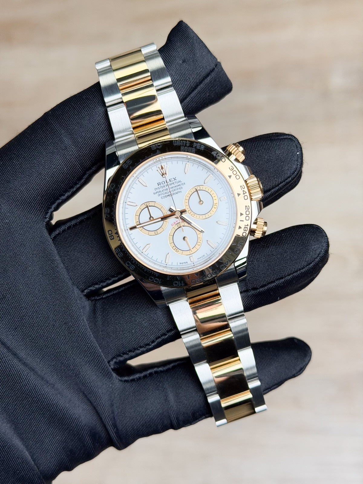 Rolex Daytona 40 White/White Index Oyster 2026 Unworn 126503