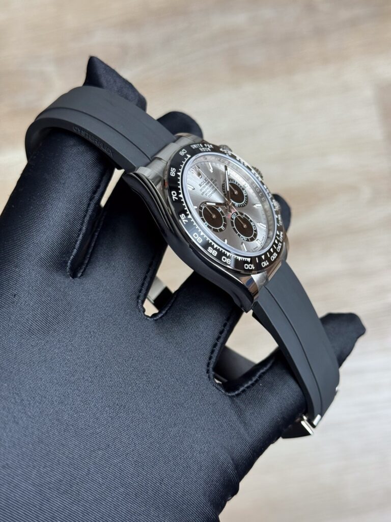 Rolex Daytona 40 Ghost Silver Steel/Black Index Oysterflex 2026 Unworn 126519LN