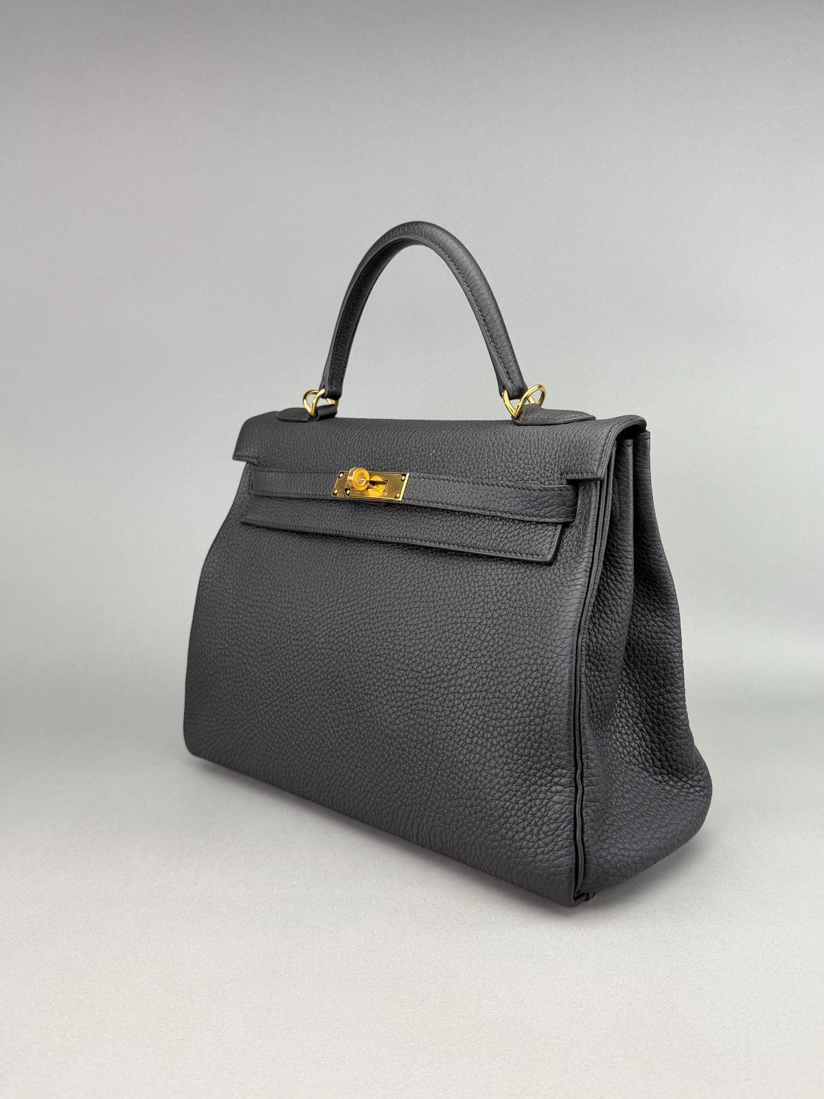 Hermes Kelly 32 Retourne Togo Black Gold Hardware K Stamp 2025