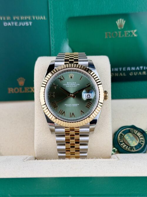 Rolex Datejust 41mm UNWORN 2026 Olive Green Roman Fluted Jubilee 126333