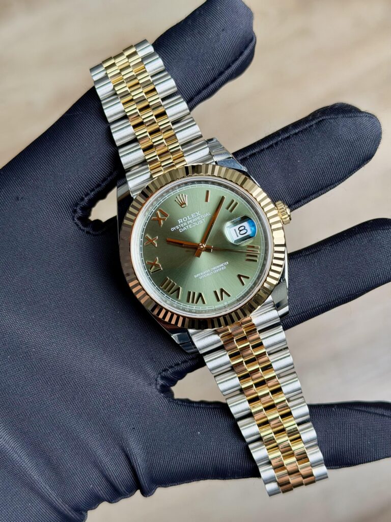 Rolex Datejust 41mm UNWORN 2026 Olive Green Roman Fluted Jubilee 126333