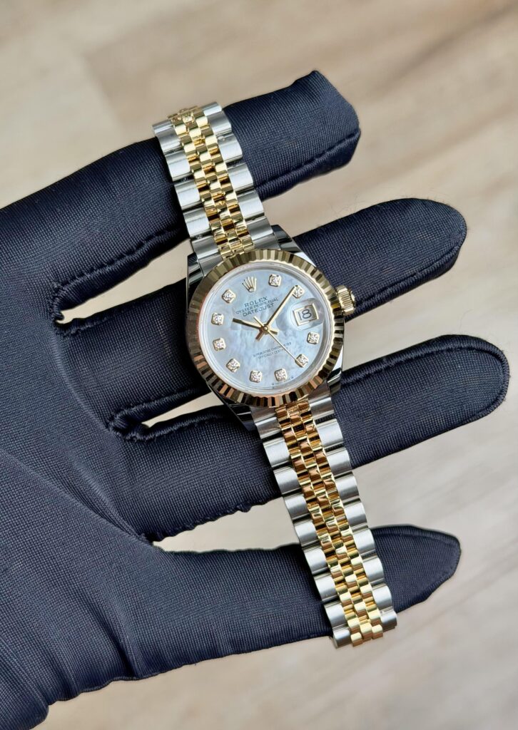 Rolex Datejust 28 MOP Pearl Diamond Fluted Jubilee 2026 Unworn 279173