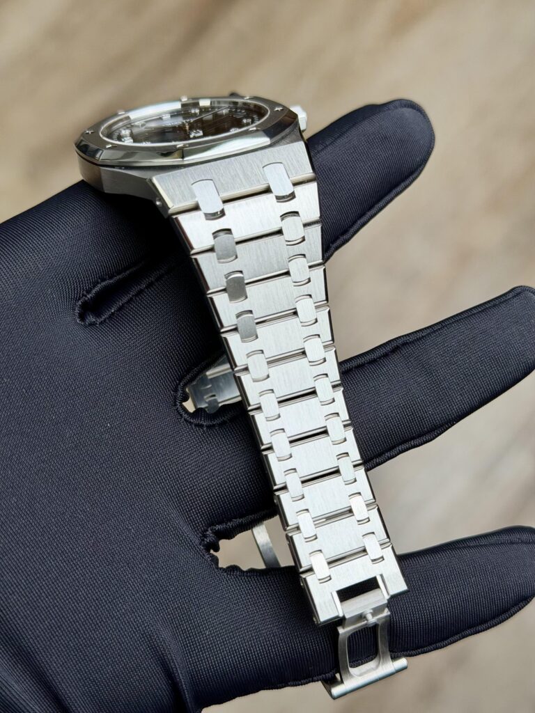 Audemars Piguet Royal Oak Yoshida Tokyo Jumbo Black Diamond 15206PT.OO.1240PT.01
