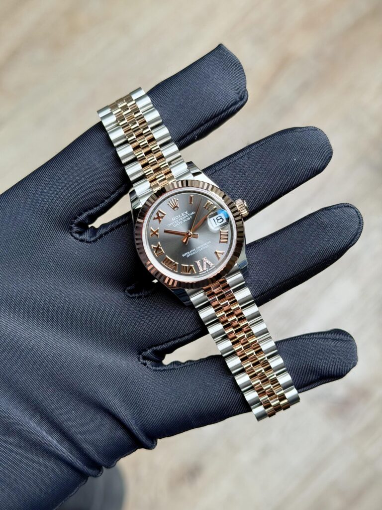 Rolex Datejust 31mm UNWORN 2026 Rhodium Grey Roman Diamond Fluted Jubilee 278271