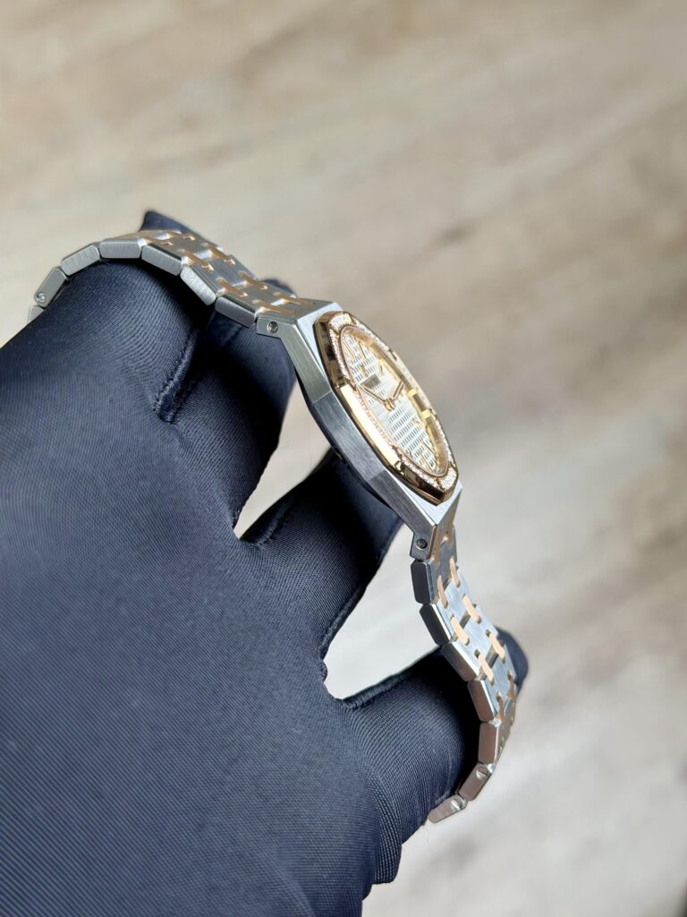 Audemars Piguet Royal Oak Quartz Ladies Silve Index Diamond 67651SR.ZZ.1261SR.01
