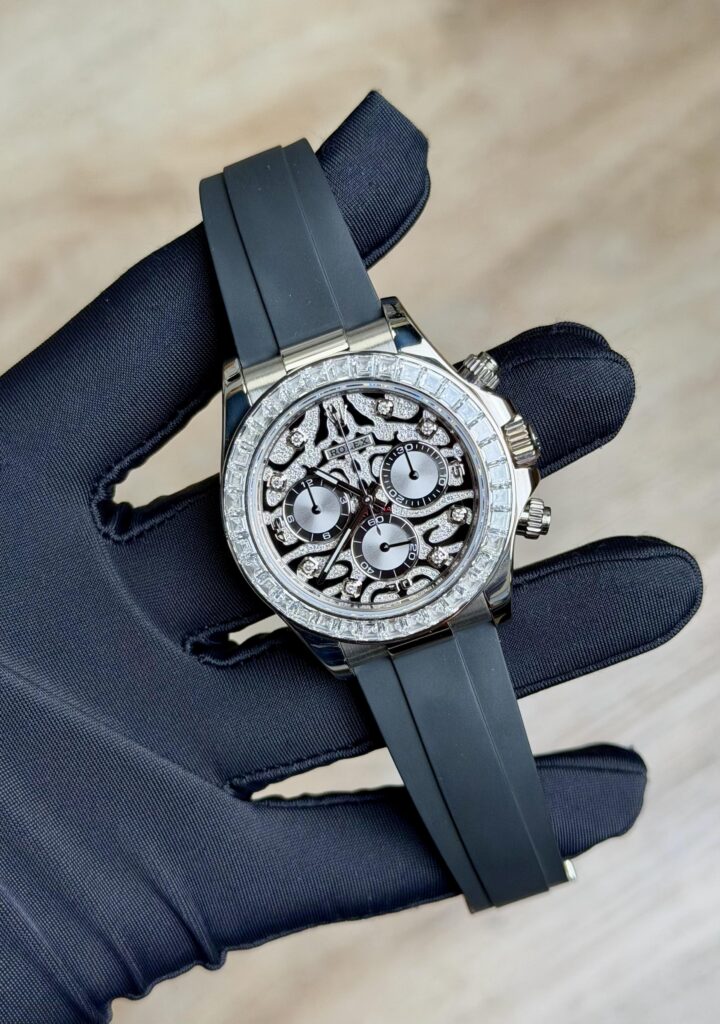 Rolex Daytona 40 Eye of Tiger Diamond Bezel Oysterflex Preowned 2021 116589TBR