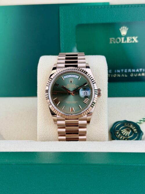Rolex Day-date 36mm UNWORN 2026 Olive Green Roman Fluted President 128235