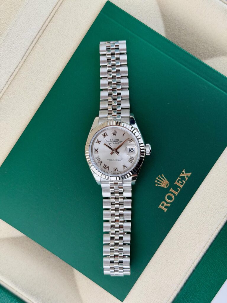 Rolex Datejust 28mm 2021 Silver Roman Fluted Jubilee Preowned 279174