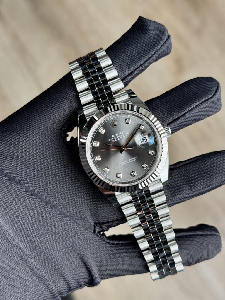 Rolex Datejust 41mm UNWORN 2026 Rhodium Grey Diamond Fluted Jubilee 126334