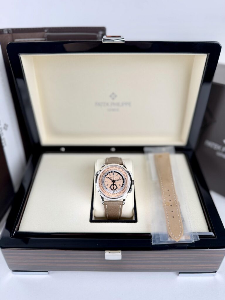Patek Philippe Complications UNWORN 2026 World Time Rose Glit Motif 5935A-001