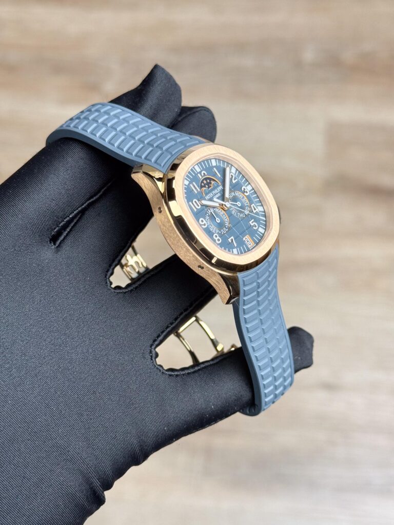 Patek Philippe Aquanaut UNWORN Annual Calendar Blue 5261R-001