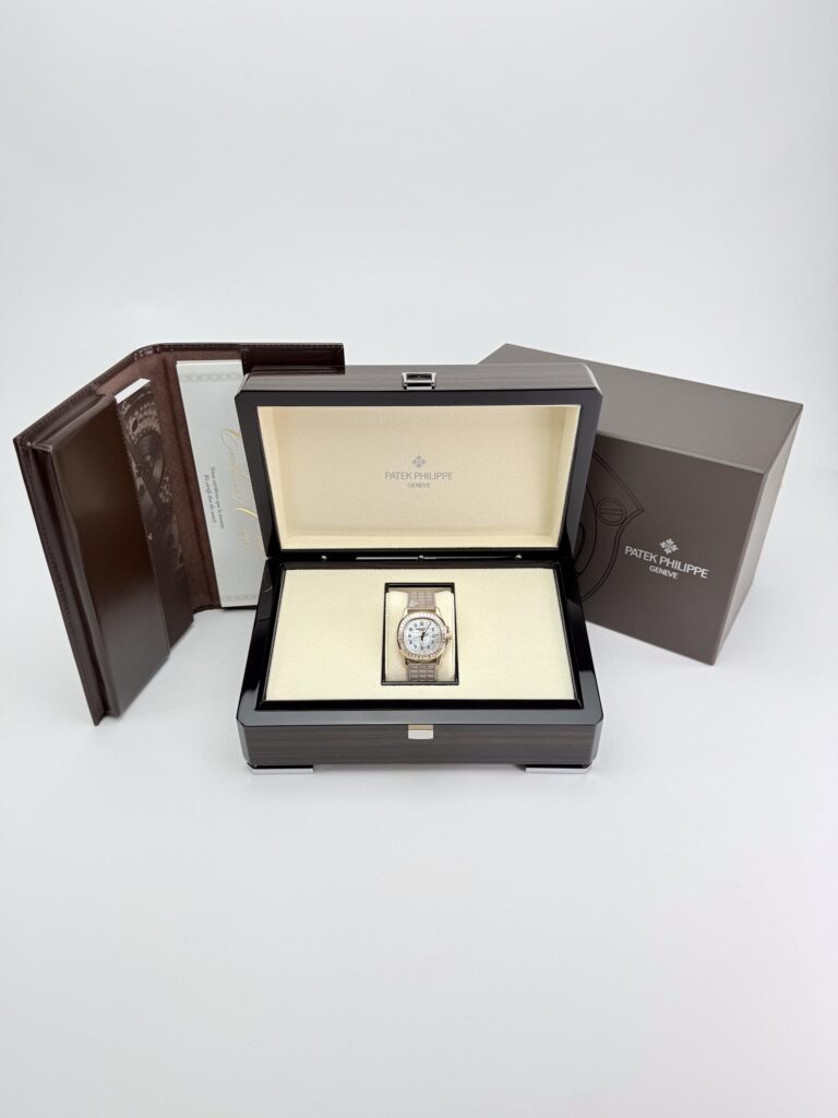 Patek Philippe Aquanaut Luce MOP Pearl Arabic Diamond 5072R-001