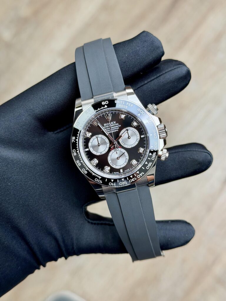 Rolex Daytona 40mm UNWORN 2026 Black/Silver Diamond Oysterflex 126519LN