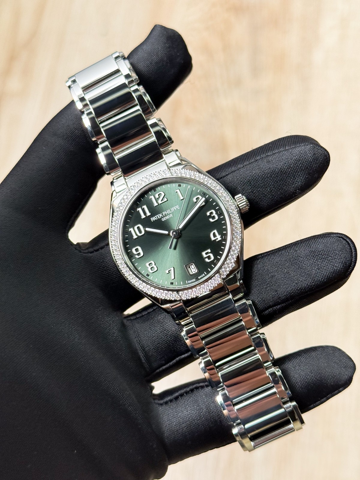 Patek Philippe Twenty~4 Olive Green Arabic Diamond 2026 Unworn 7300/1200A-011