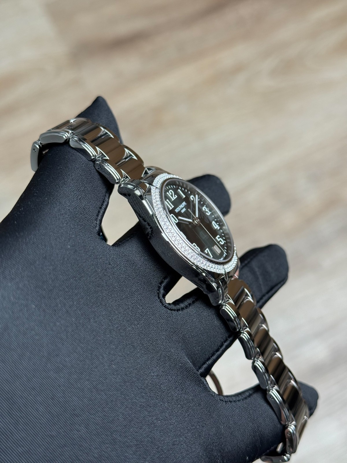 Patek Philippe Twenty~4 Olive Green Arabic Diamond 2026 Unworn 7300/1200A-011