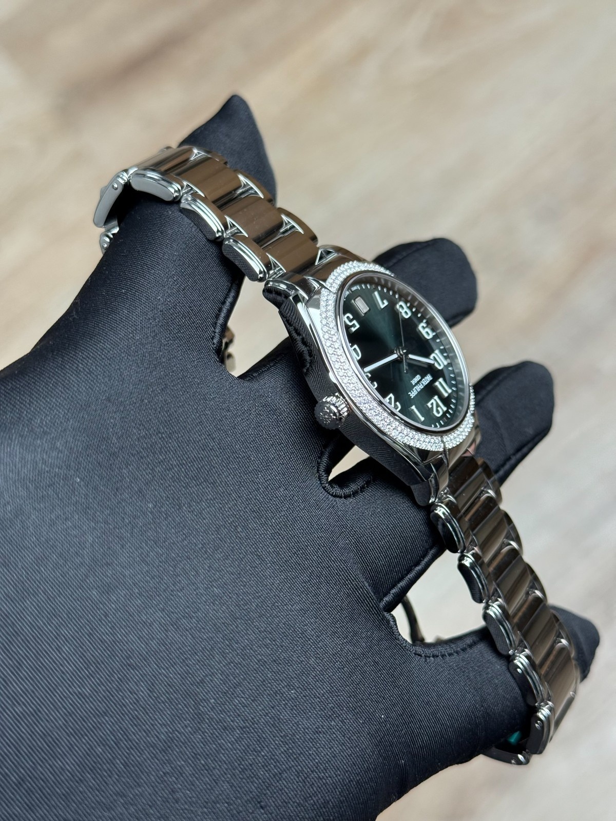Patek Philippe Twenty~4 Olive Green Arabic Diamond 2026 Unworn 7300/1200A-011