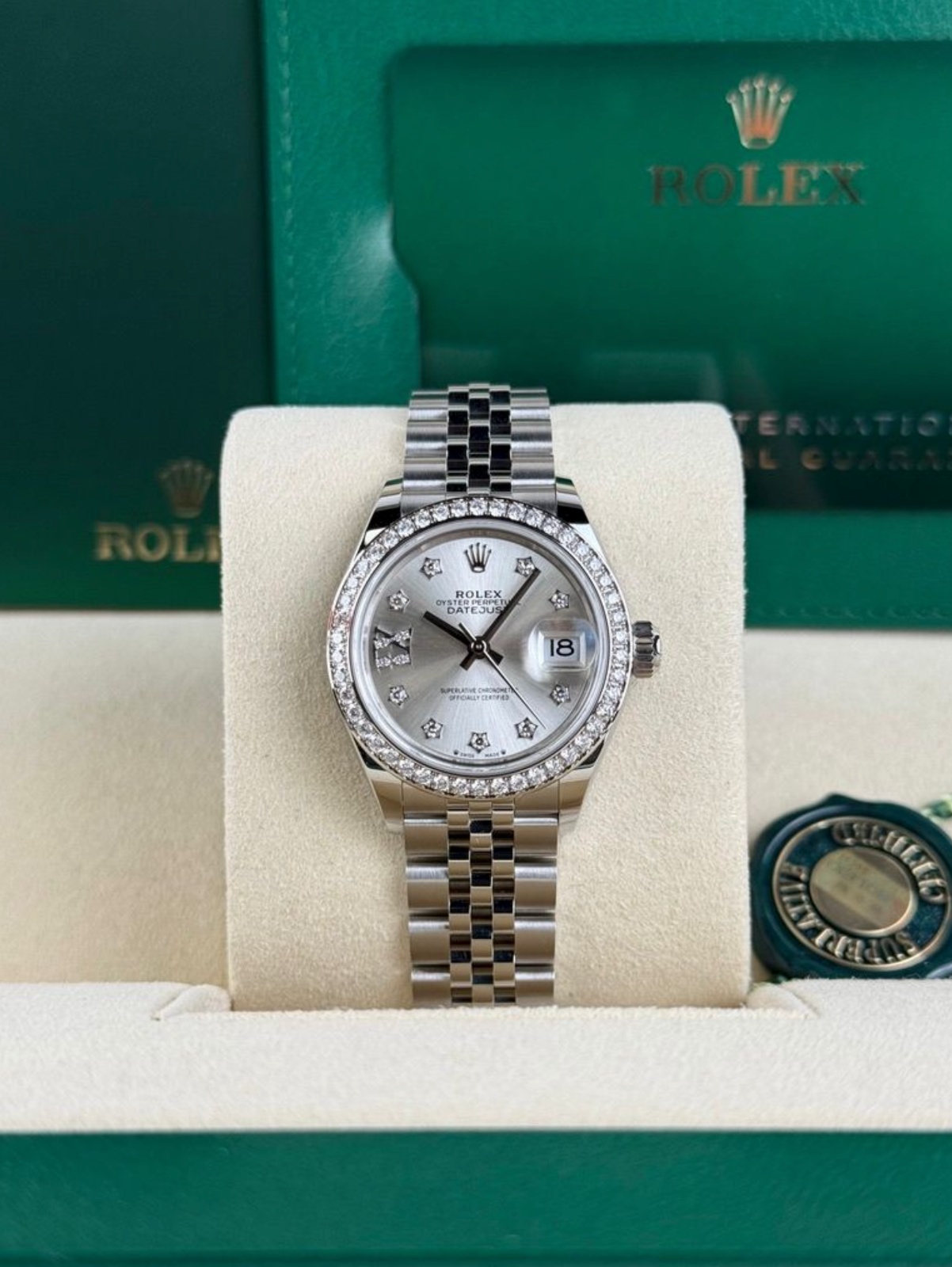 Rolex Datejust 28mm UNWORN 2026 Silver Star Diamond Bezel Jubilee 279384RBR