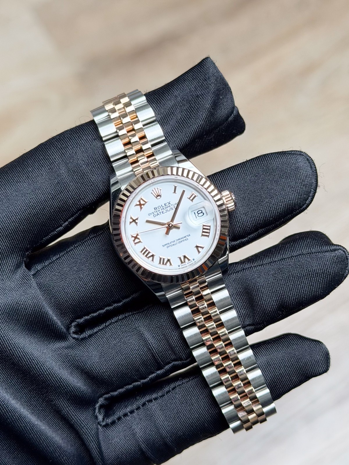 Rolex Datejust 28mm UNWORN 2026 White Roman Fluted Jubilee 279171