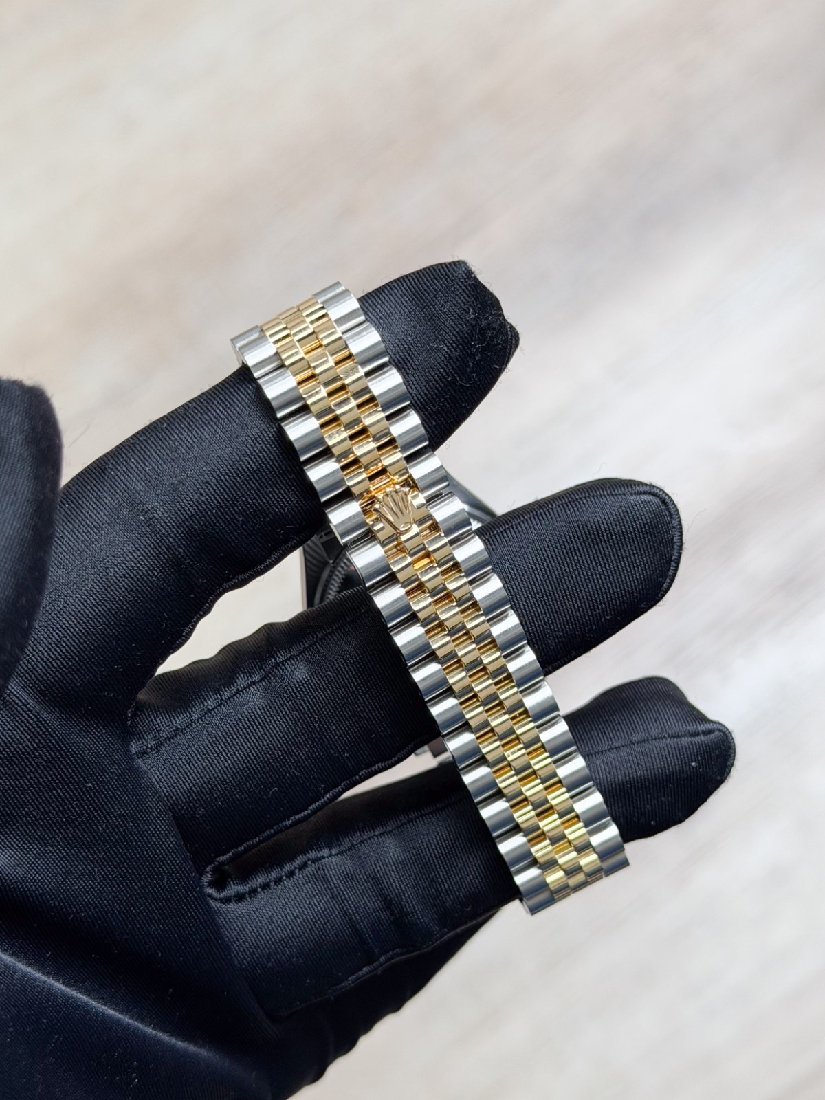 Rolex Datejust 31mm UNWORN 2026 Champagne Diamond Fluted Jubilee 278273
