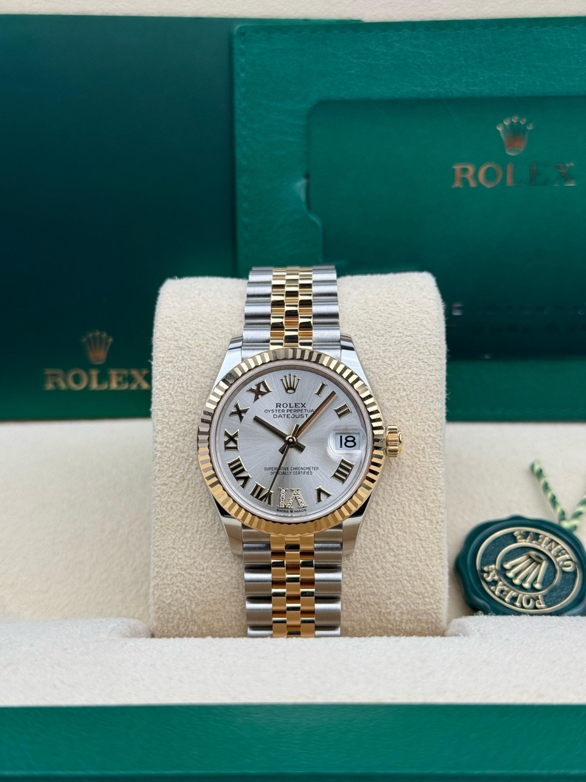 Rolex Datejust 31mm UNWORN 2026 Silver Roman Diamond VI Fluted Jubilee 278273