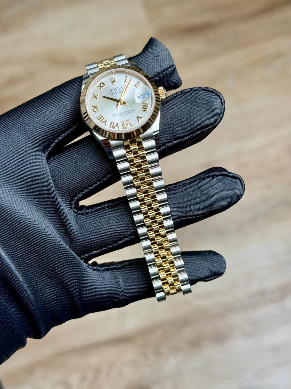 Rolex Datejust 31mm UNWORN 2026 Silver Roman Diamond VI Fluted Jubilee 278273