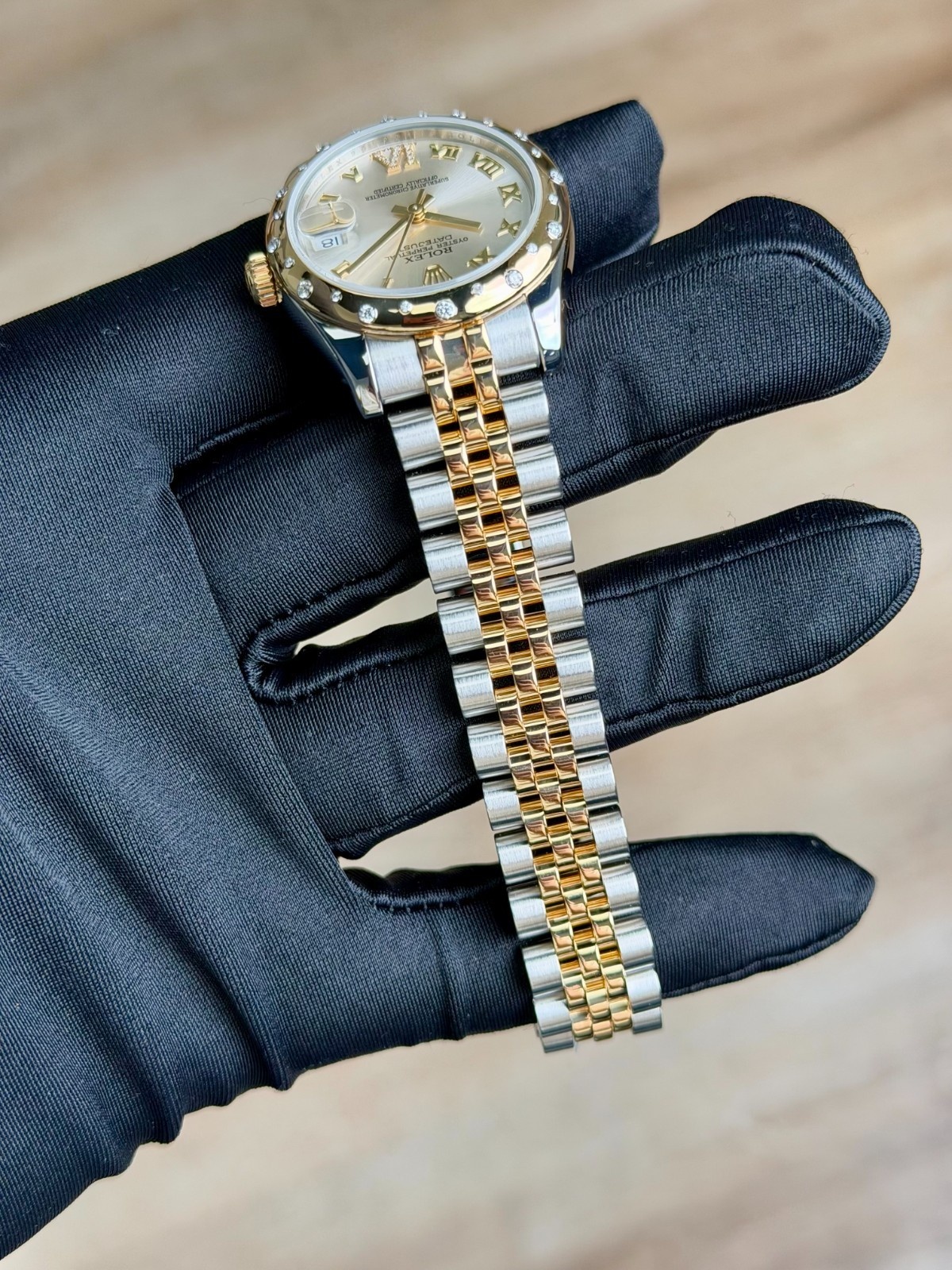 Rolex Datejust 31mm Silver Roman VI Domed Jubilee Preowned Watch&Box 178343