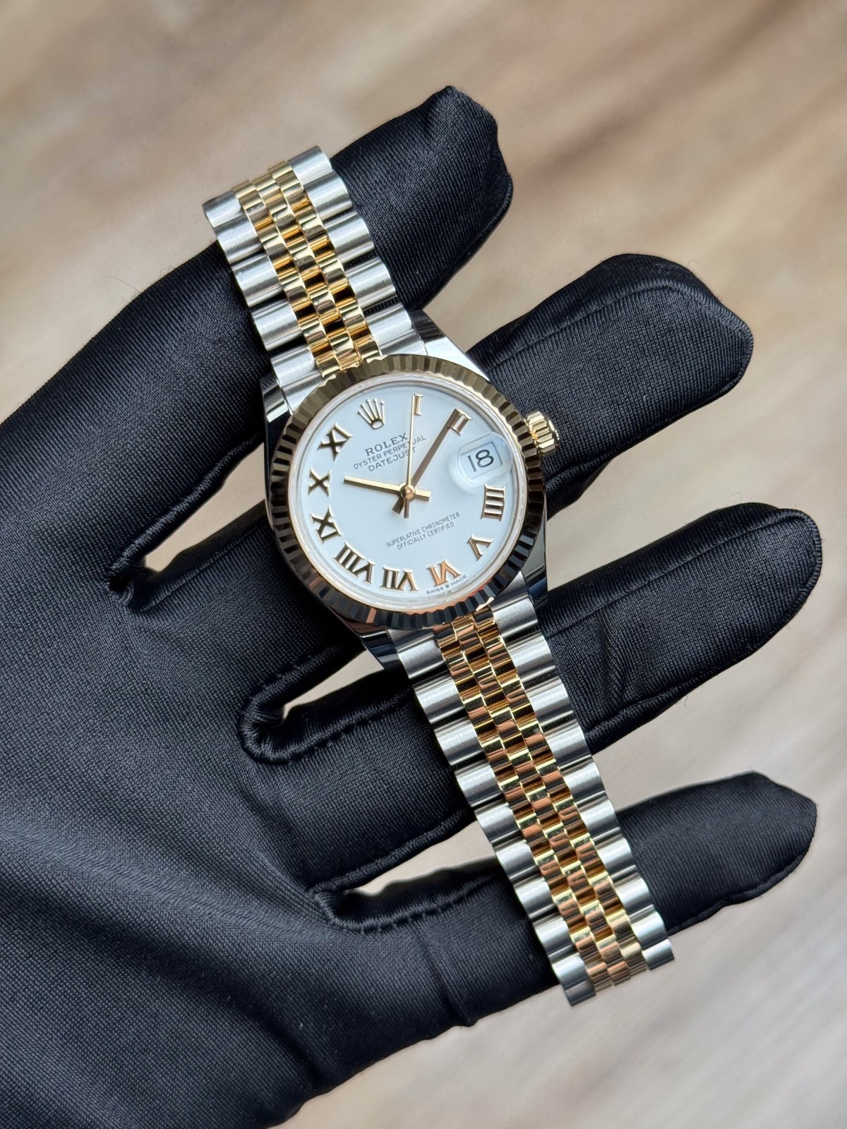 Rolex Datejust 31mm UNWORN 2026 White Roman Fluted Jubilee 278273
