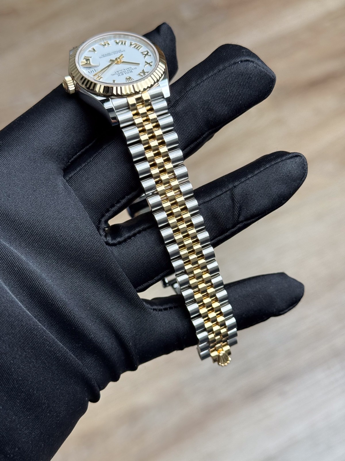 Rolex Datejust 31mm UNWORN 2026 White Roman Fluted Jubilee 278273