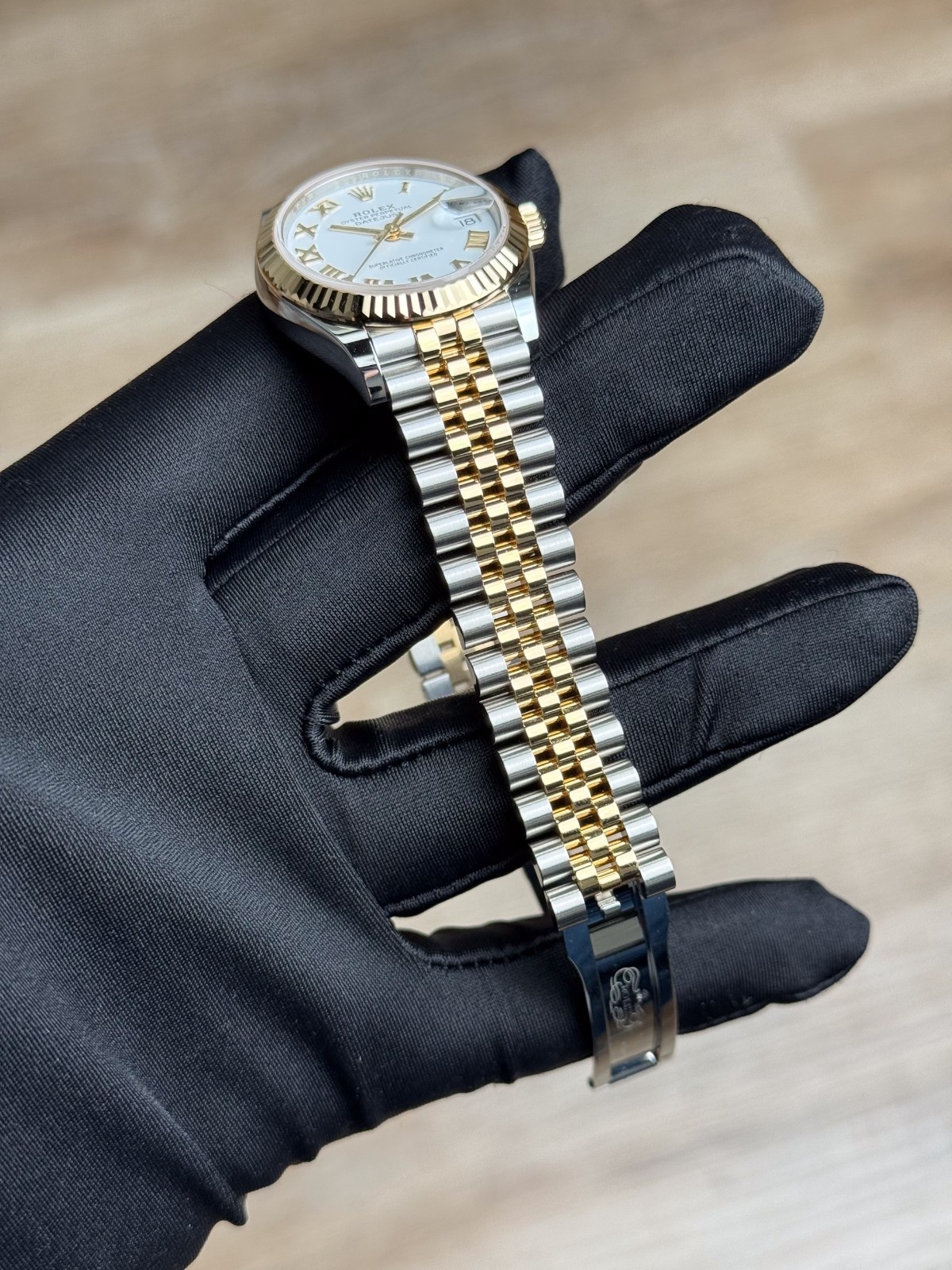 Rolex Datejust 31mm UNWORN 2026 White Roman Fluted Jubilee 278273