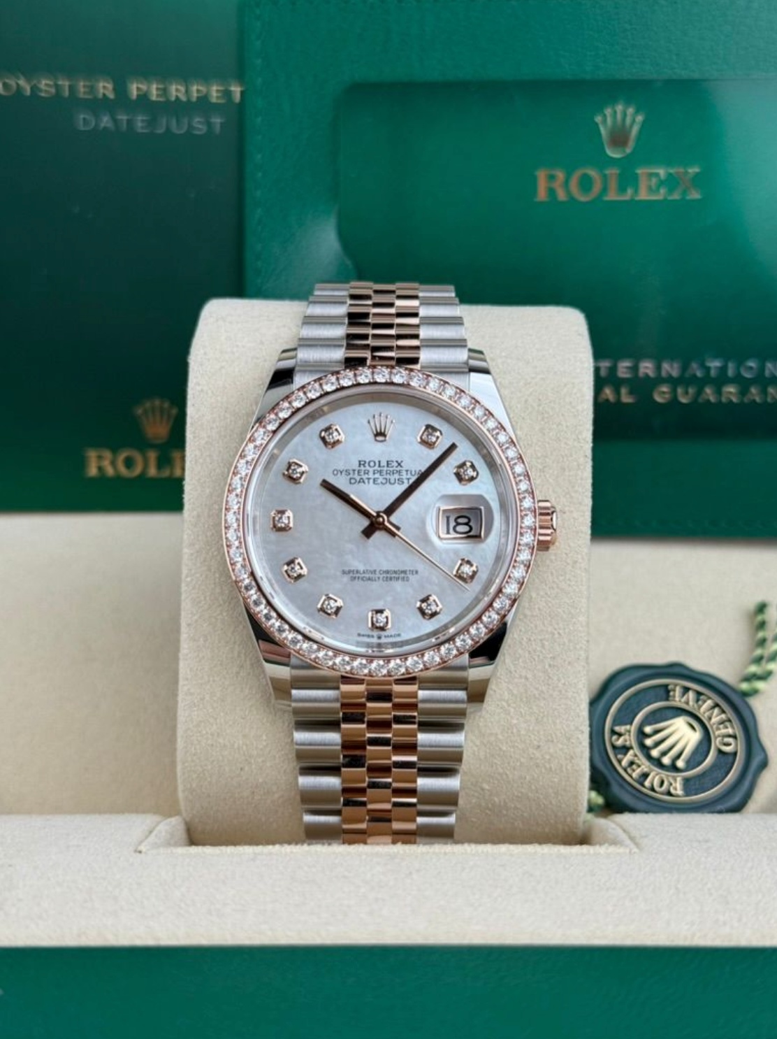 Rolex Datejust 36mm UNWORN 2026 MOP Pearl Diamond Bezel Jubilee 126281RBR