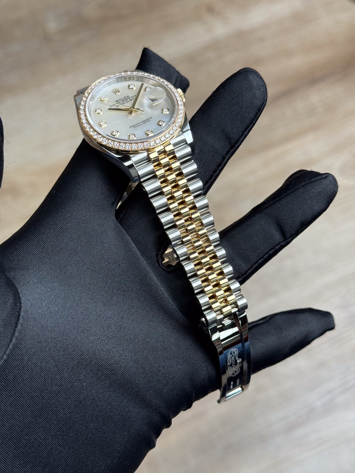 Rolex Datejust 36mm UNWORN 2026 MOP Pearl Diamond Bezel Jubilee 126283RBR