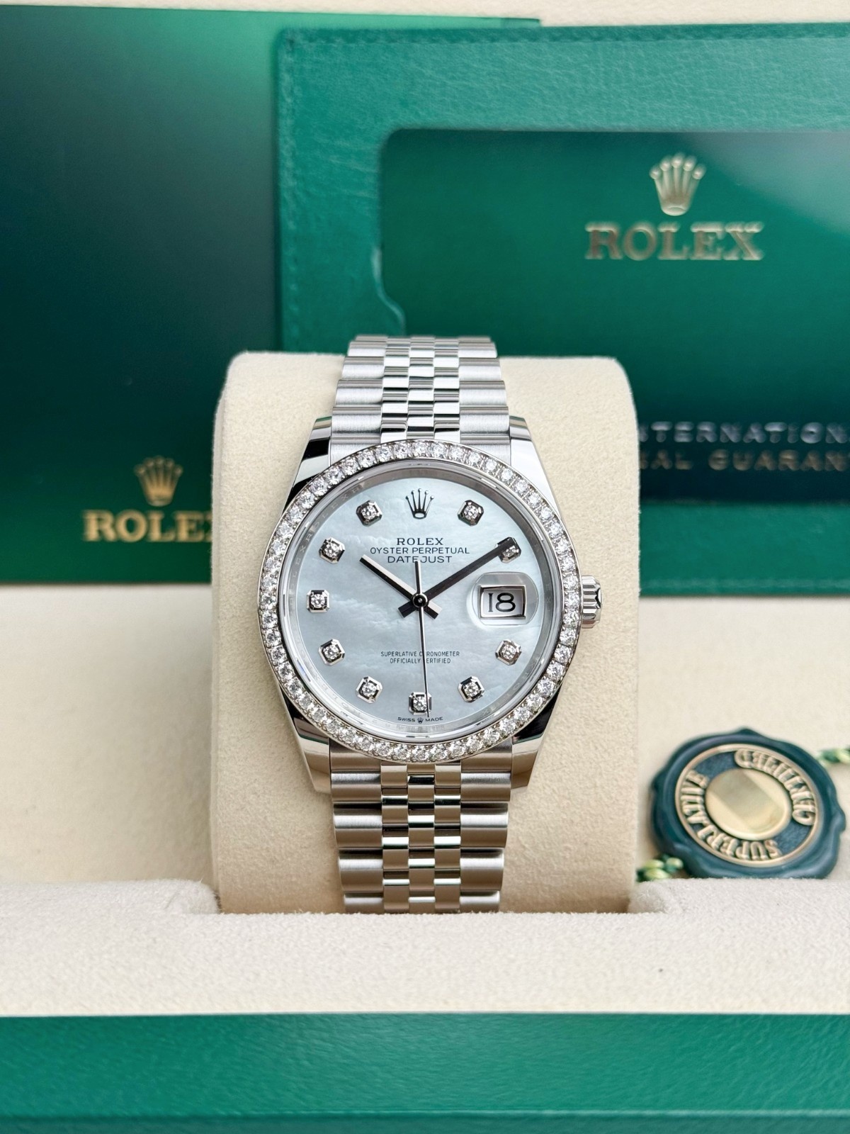 Rolex Datejust 36mm UNWORN 2026 MOP Pearl Diamond Bezel Jubilee 126284RBR