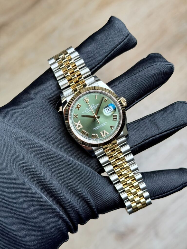 Rolex Datejust 36mm UNWORN 2026 Olive Green Roman VIIX Fluted Jubilee 126233