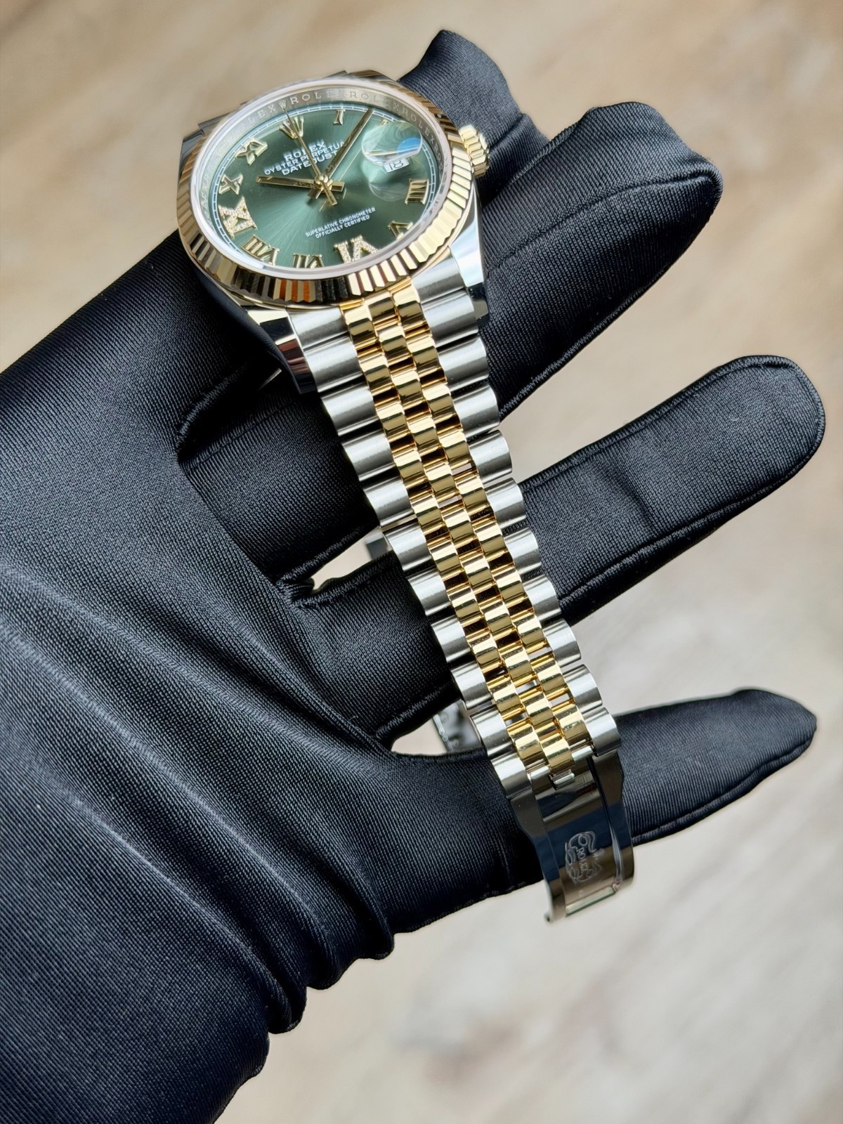 Rolex Datejust 36mm UNWORN 2026 Olive Green Roman VIIX Fluted Jubilee 126233