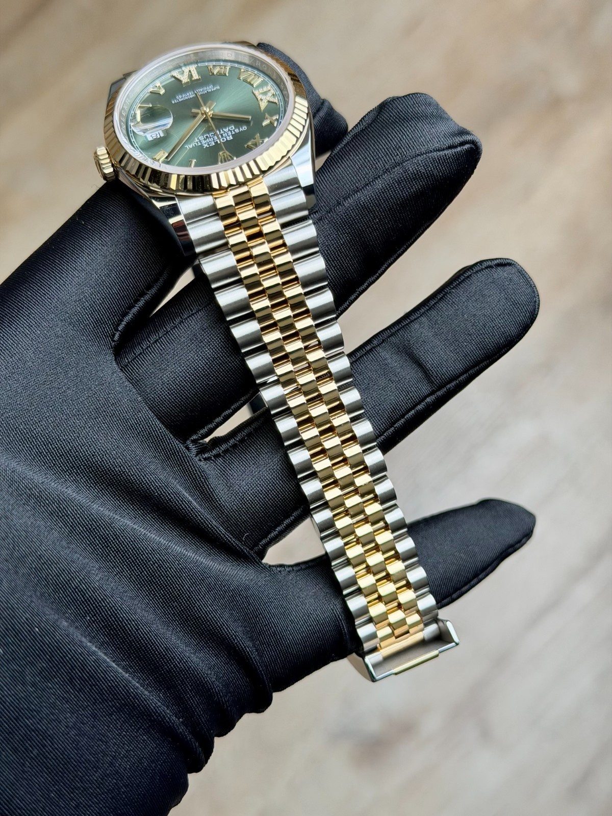 Rolex Datejust 36mm UNWORN 2026 Olive Green Roman VIIX Fluted Jubilee 126233