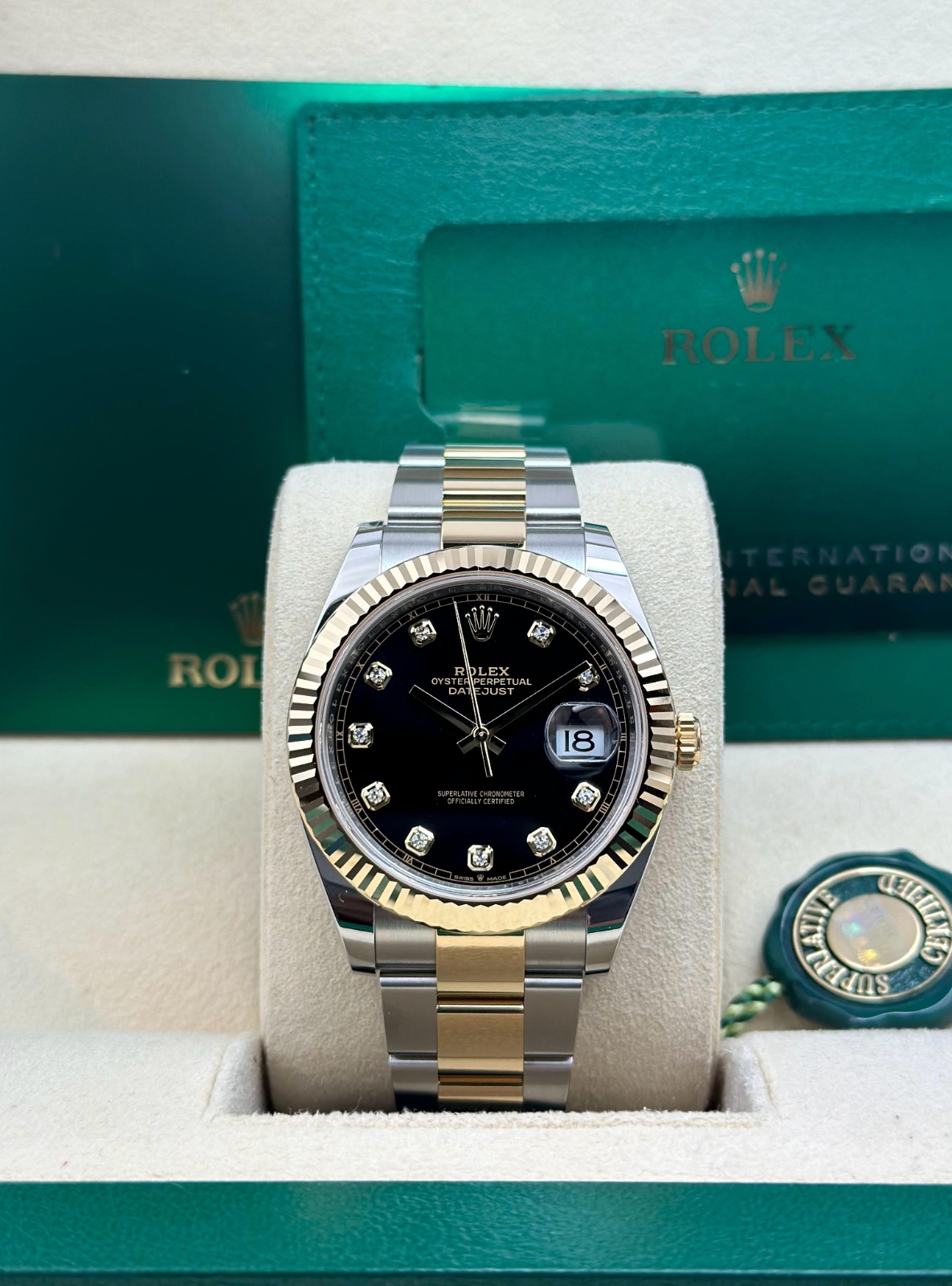 Rolex Datejust 41mm UNWORN 2026 Black Diamond Fluted Oyster 126333