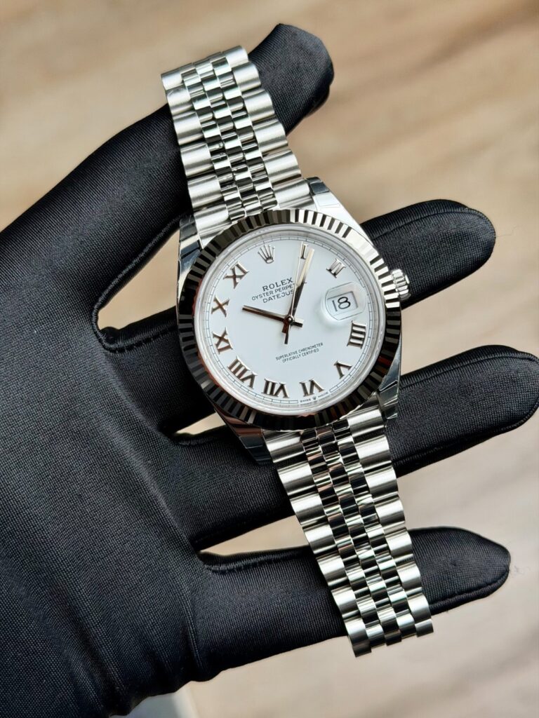 Rolex Datejust 41mm UNWORN 2026 White Roman Fluted Jubilee 126334