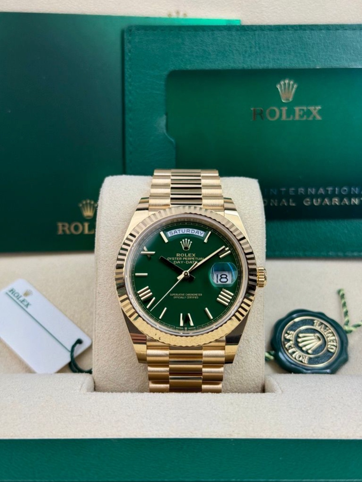 Rolex Day-date 40 Green Roman Dial Fluted President 2026 Unworn 228238